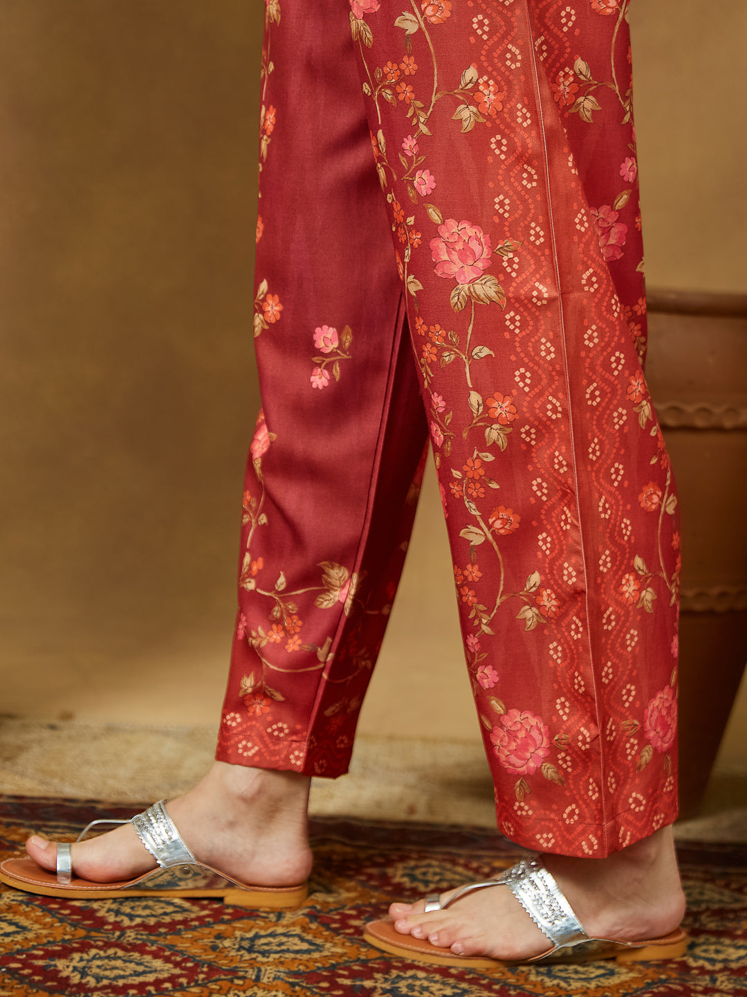 Janasya Women's Rust Cotton Blend Floral Printed Straight Kurta Set