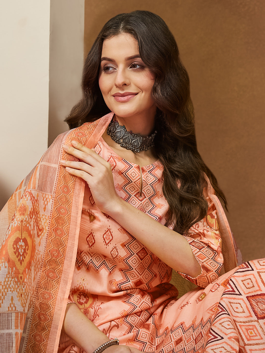 Janasya Women's Peach Cotton Blend Geometric Printed Straight Kurta Set