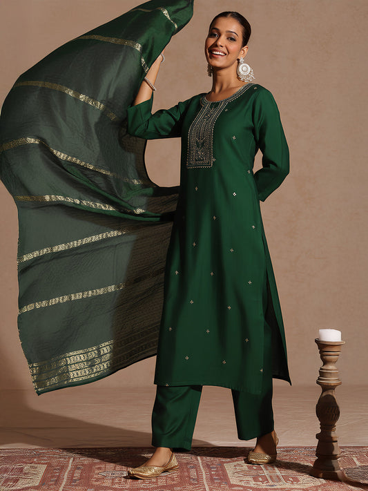 Janasya Women's Bottle Green Silk Blend Embroidered Straight Kurta Set