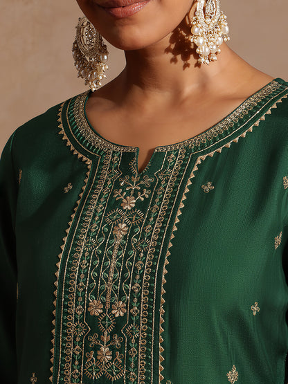 Janasya Women's Bottle Green Silk Blend Embroidered Straight Kurta Set